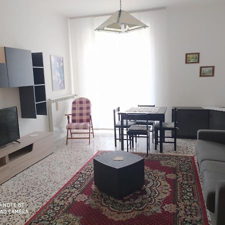 Al Cinema Apartment Scerni Bagian luar foto